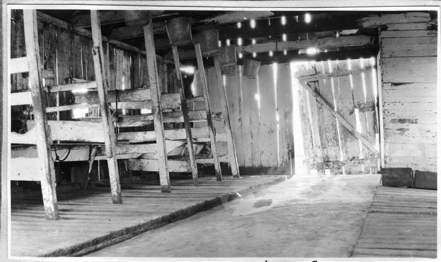 178~R. L. Jordan Barn Interior.jpg